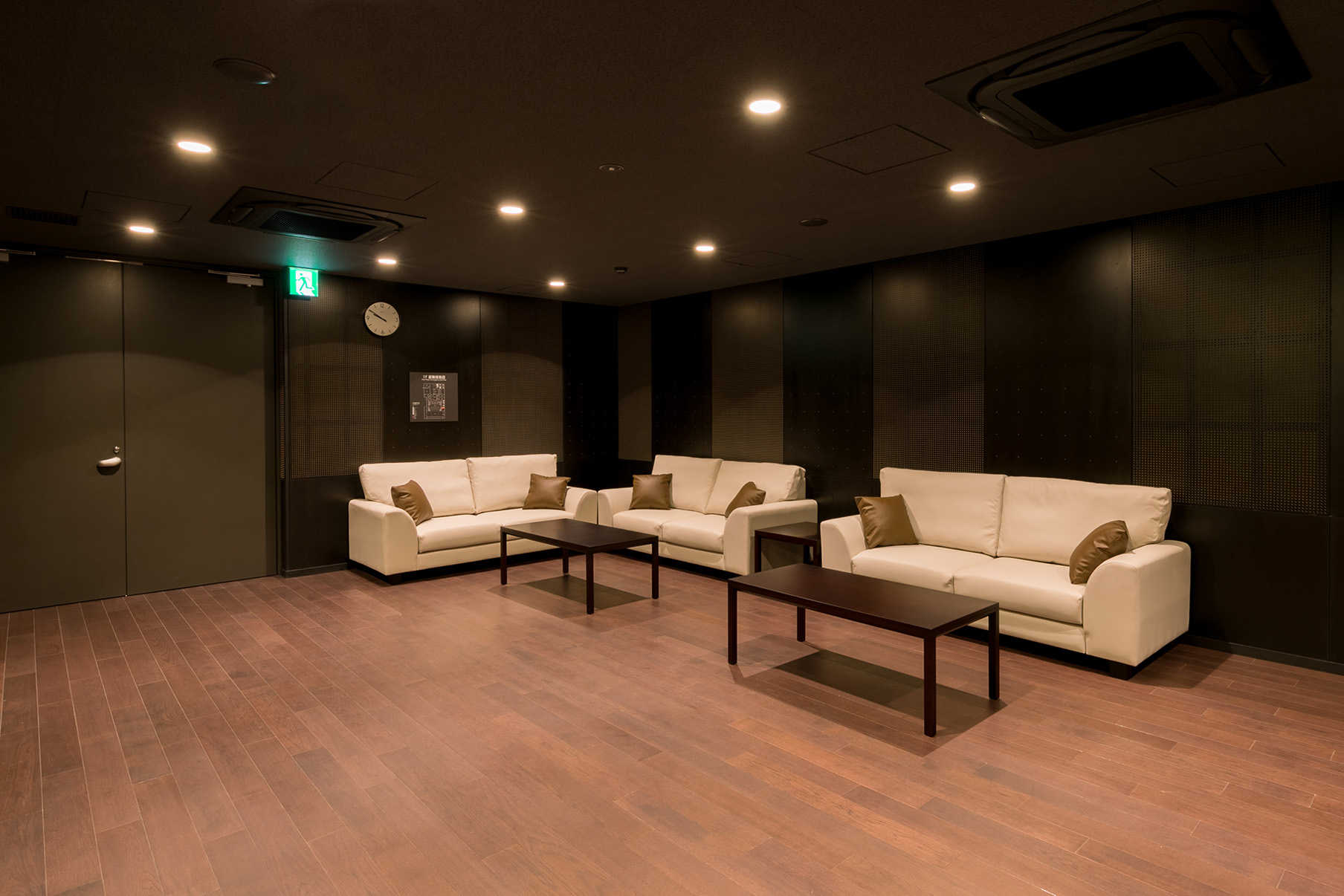 アーティストラウン